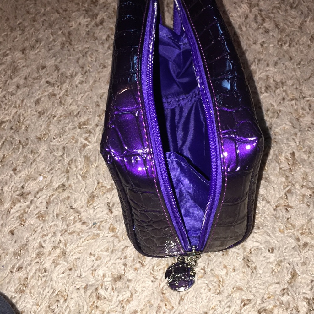 makeup bag! - Picture 3 of 4